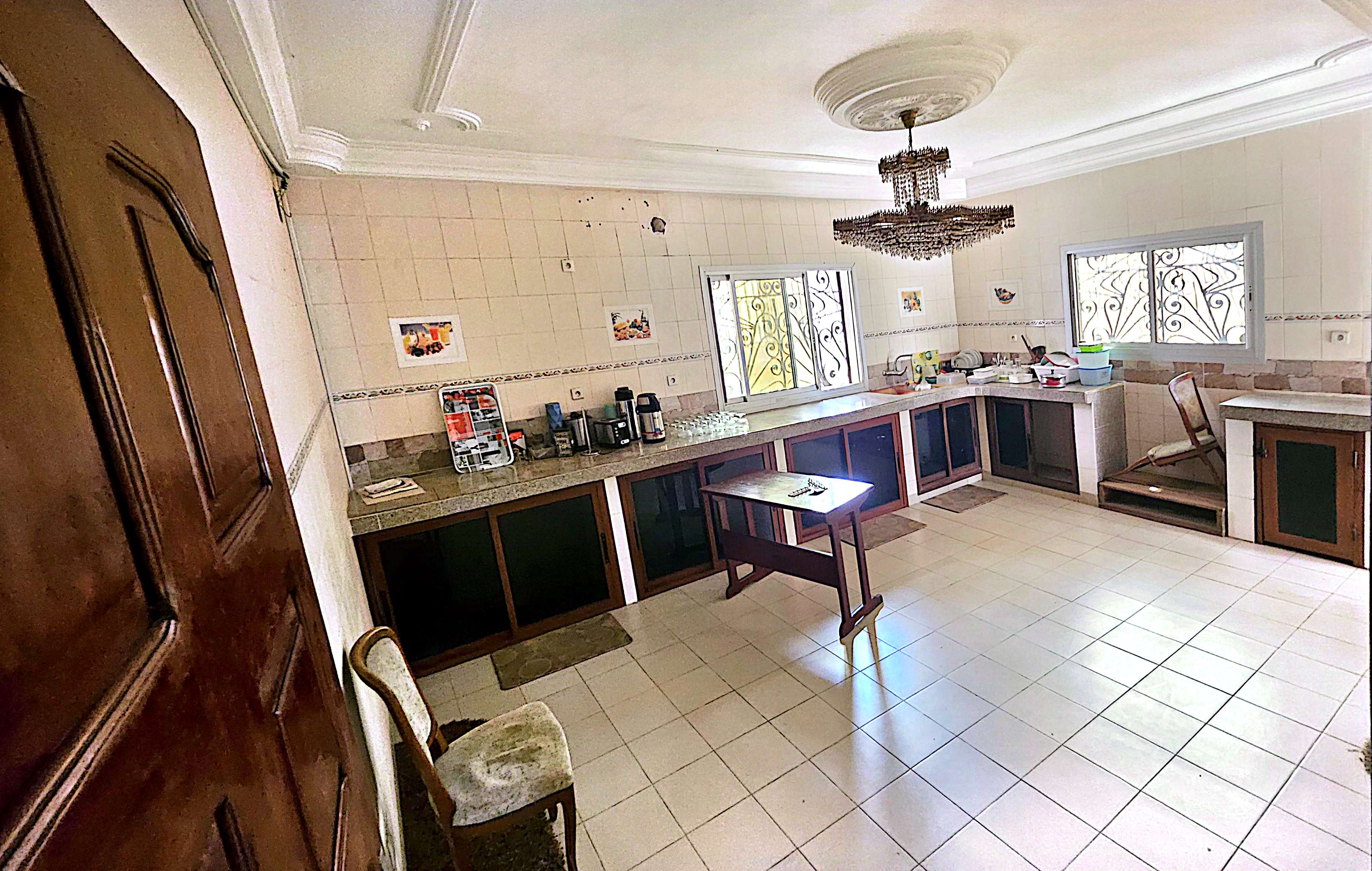 House (Triplex) for sale - Douala, PK 11, IMMEUBLE À VENDRE DOUALA STATION TRADEX RUE DES PAVÉS PK11 - 7 living room(s), 21 bedroom(s), 17 bathroom(s) - 400 000 000 FCFA / month