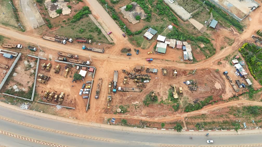 Terrain à vendre - Yaoundé, Olembe, olembe - 1800 m2 - 108 000 000 FCFA