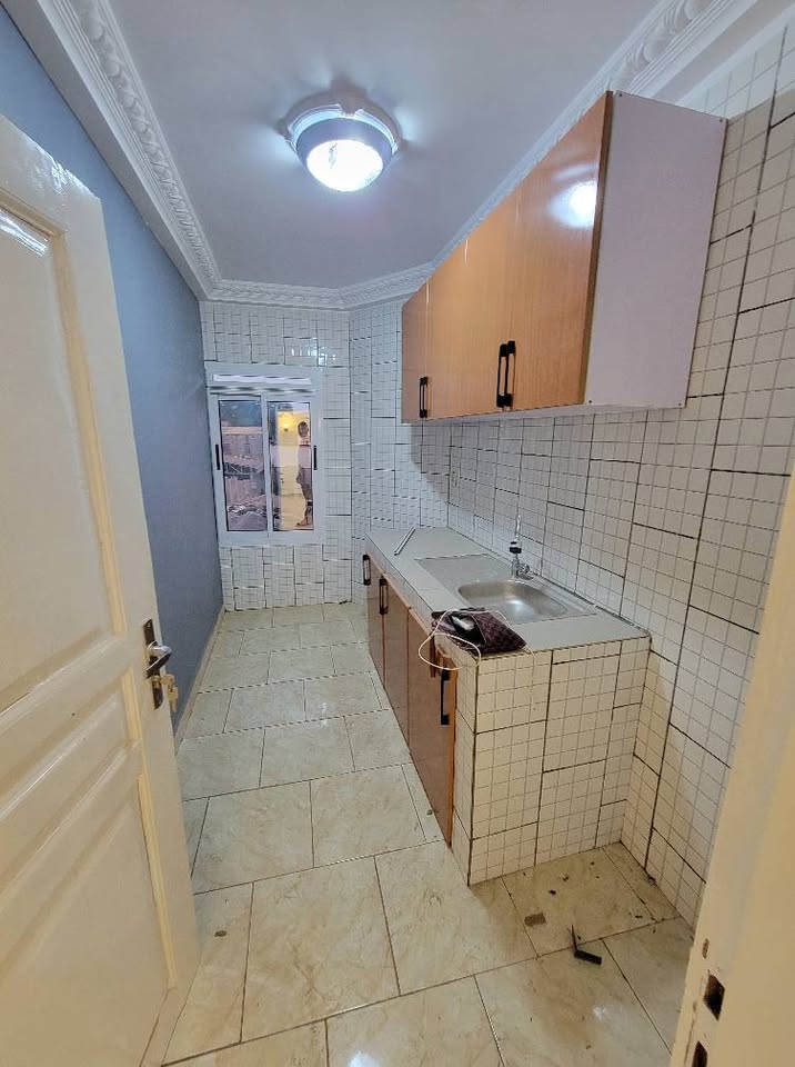 Appartement à louer - Yaoundé, Odza, auberge bleue - 1 salon(s), 2 chambre(s), 2 salle(s) de bains - 180 000 FCFA / mois