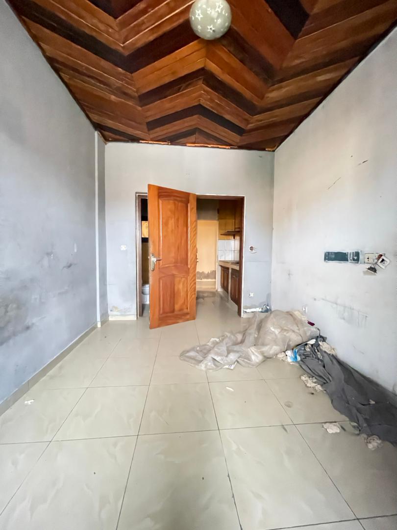 Chambre à louer - Douala, Makepe, Saint Tropez non loin de la route - 50 000 FCFA / mois