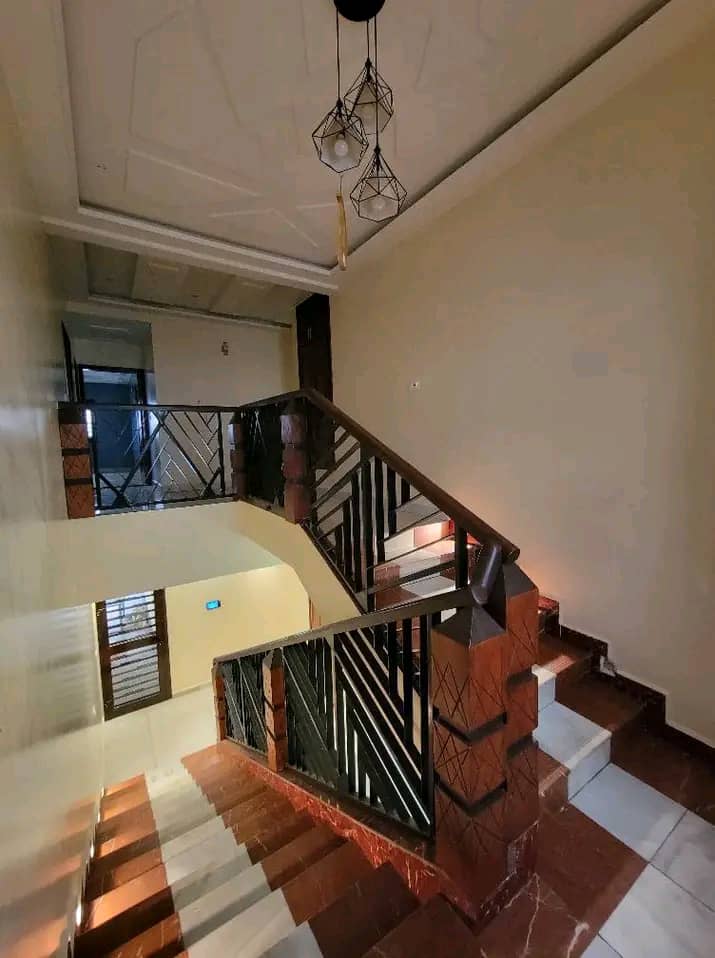 House (Duplex) to rent - Yaoundé, Mfandena, Mfandena - 2 living room(s), 7 bedroom(s), 7 bathroom(s) - 1 500 000 FCFA / month
