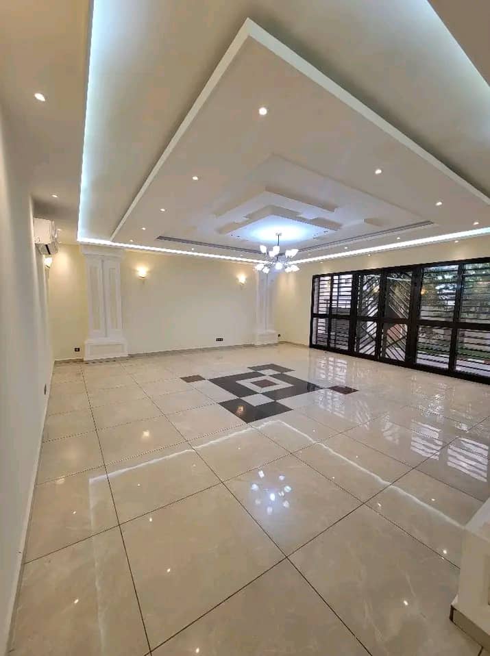 House (Duplex) to rent - Yaoundé, Mfandena, Mfandena - 2 living room(s), 7 bedroom(s), 7 bathroom(s) - 1 500 000 FCFA / month