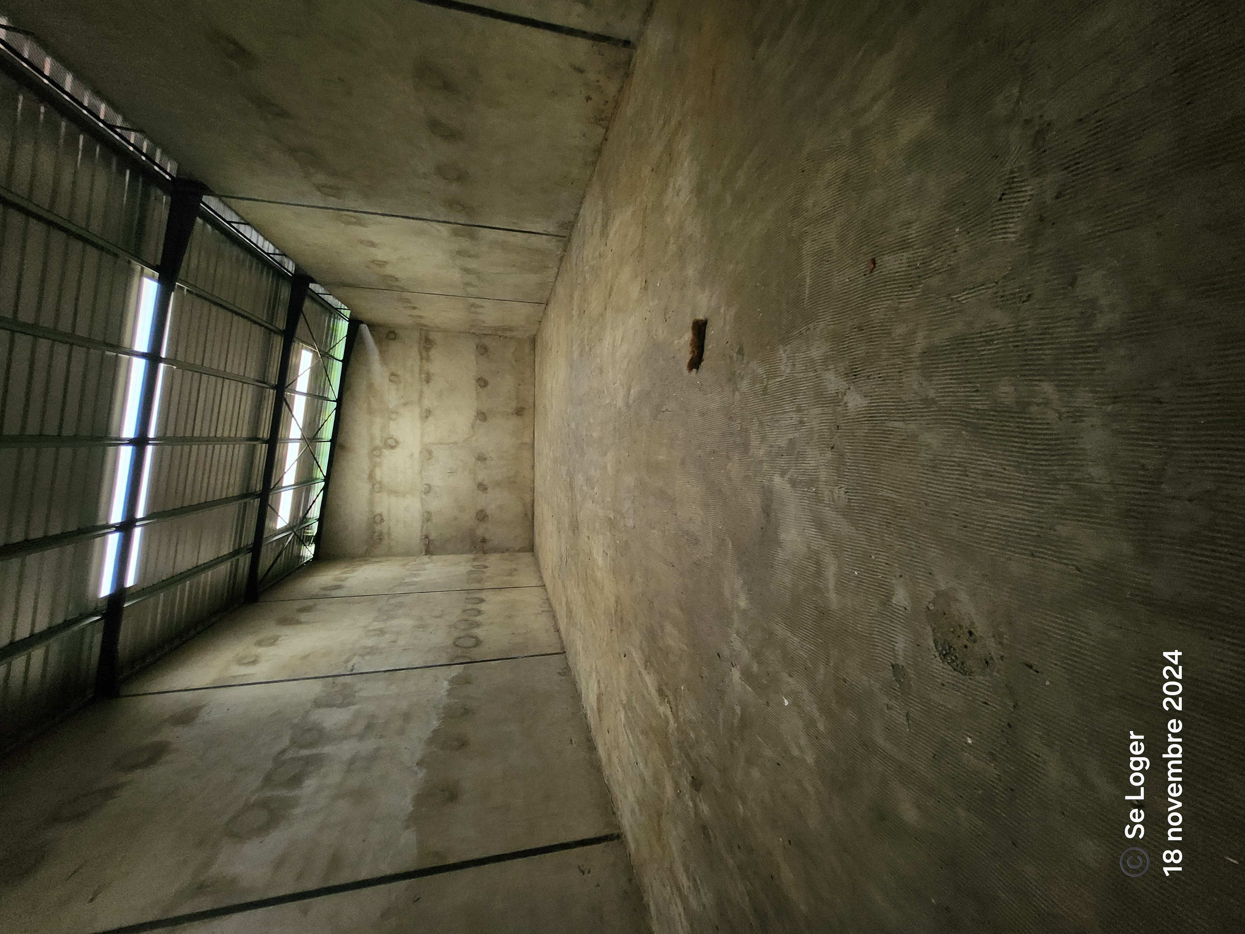 Entrepôt à louer à Douala, Beedi, Market - 150 m2 - 400 000 FCFA