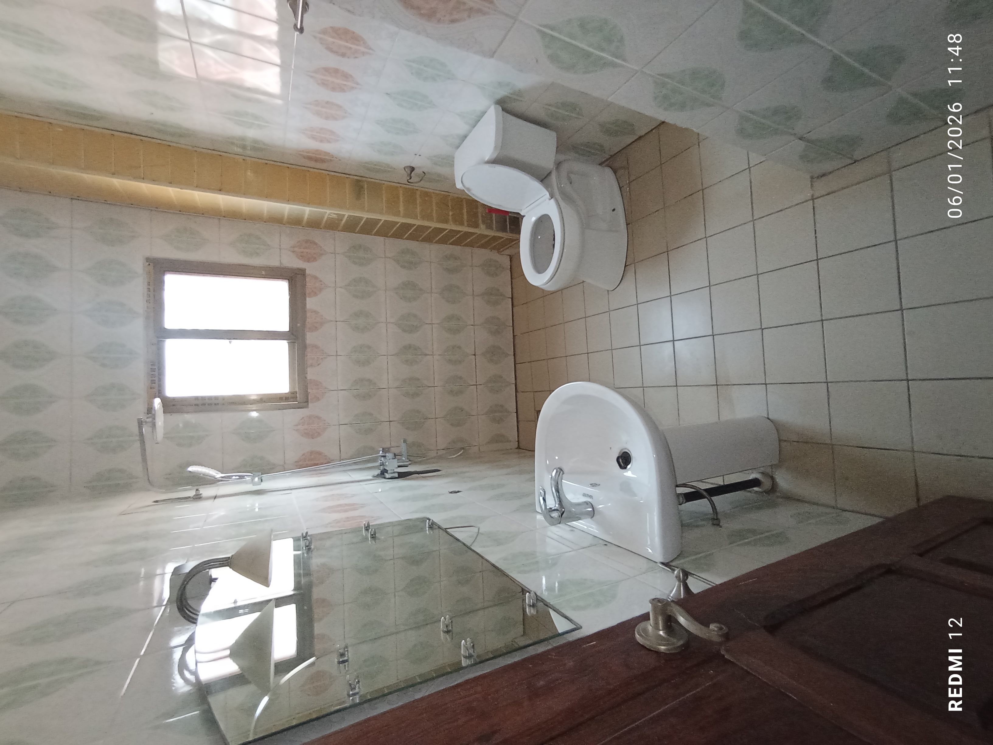 Appartement à louer - Yaoundé, Bastos, Bastos centre - 1 salon(s), 3 chambre(s), 3 salle(s) de bains - 500 000 FCFA / mois