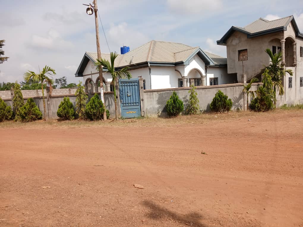 Maison (Villa) à vendre - Yaoundé, Mfou, Manassa - 1 salon(s), 3 chambre(s), 2 salle(s) de bains - 35 000 000 FCFA