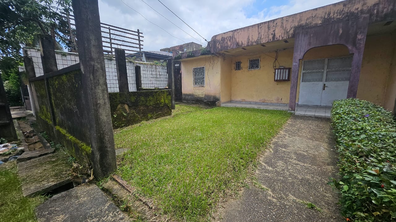 House (Villa) for sale - Douala, Bonamoussadi, Maison sic à vendre makepe (maison de rond) - 1 living room(s), 3 bedroom(s), 2 bathroom(s) - 75 000 000 FCFA / month
