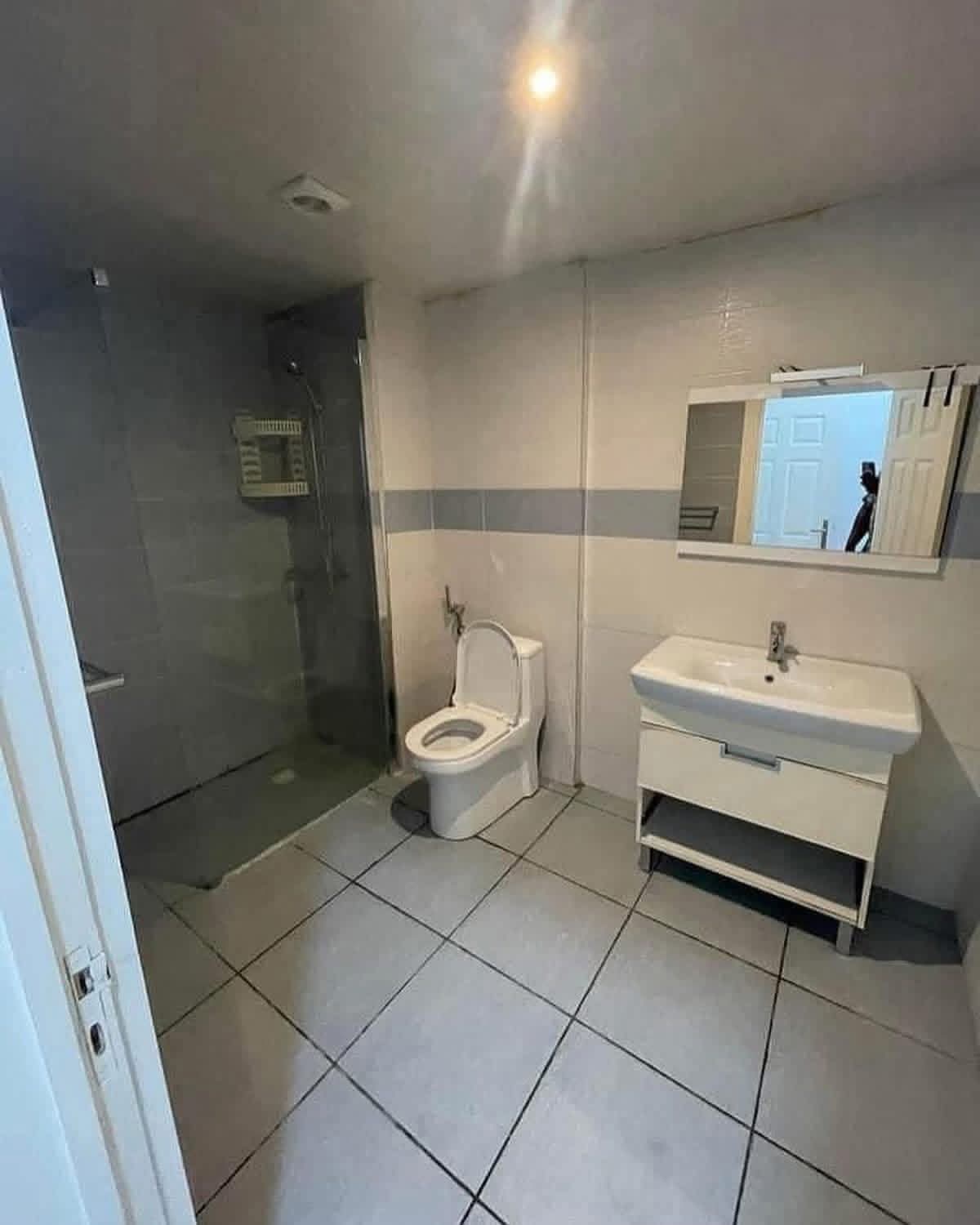 Appartement à louer - Douala, Bonapriso, Très belle appartement  à  louer douala bonapriso  hydrocarbures - 1 salon(s), 3 chambre(s), 2 salle(s) de bains - 1 000 000 FCFA / mois