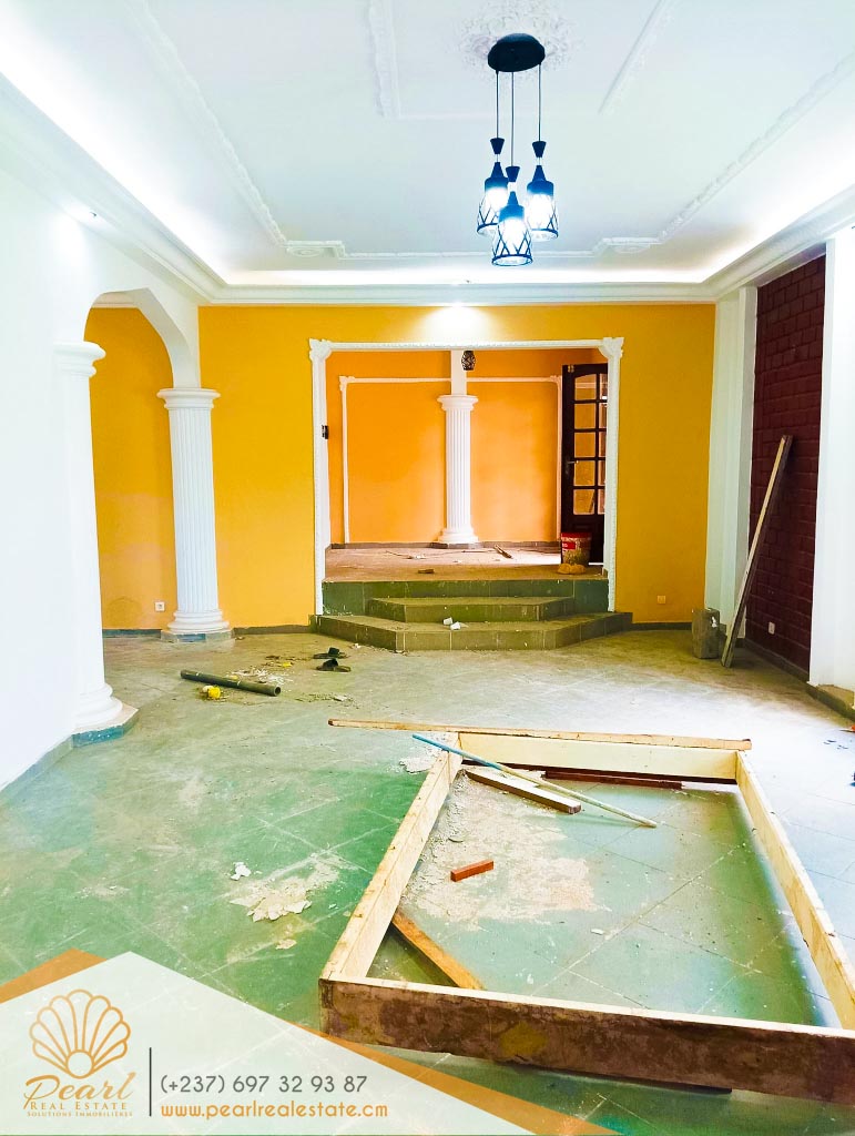 House (Villa) to rent - Yaoundé, Mfandena, Omnisports - 2 living room(s), 4 bedroom(s), 2 bathroom(s) - 350 000 FCFA / month