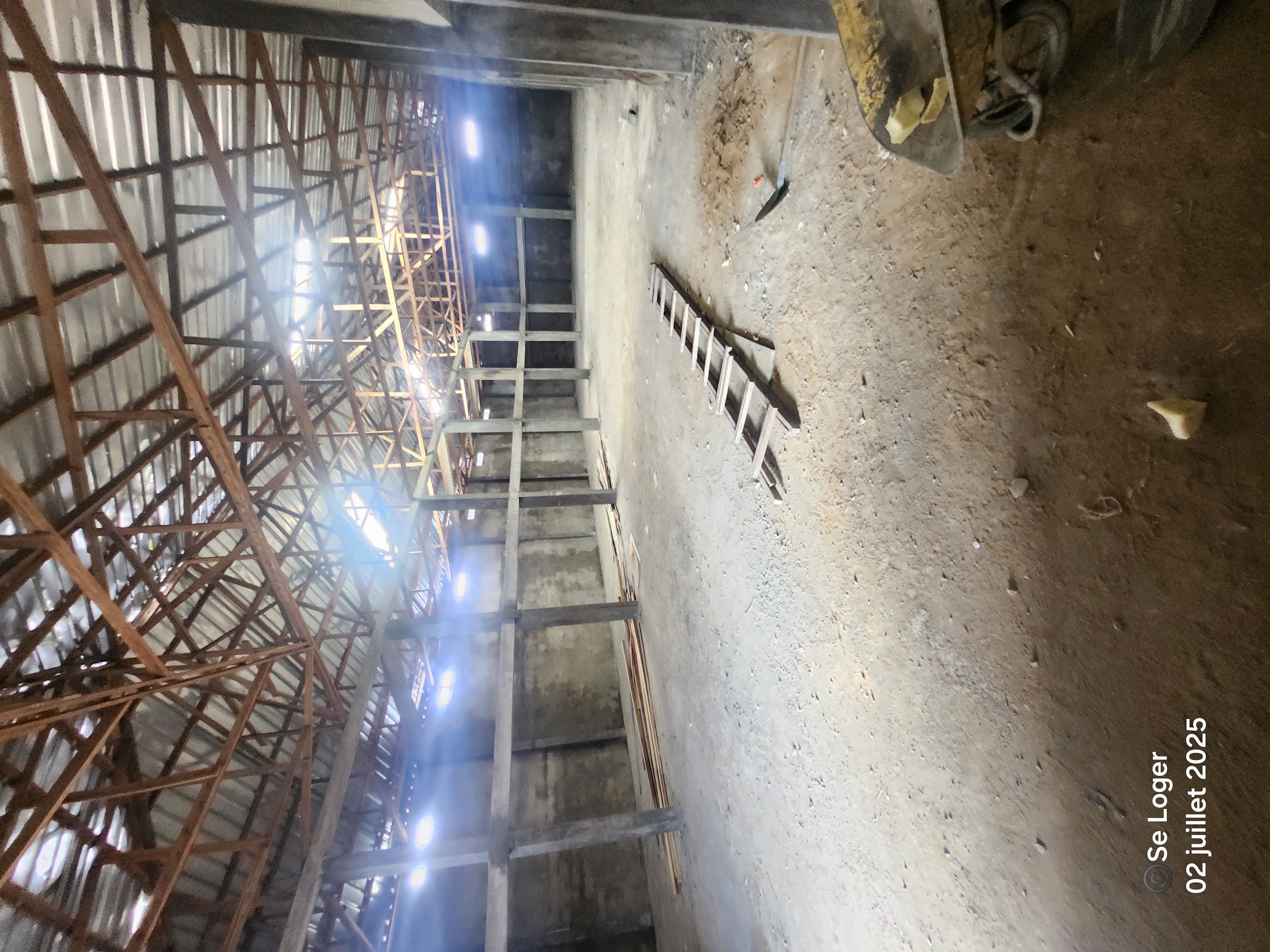 Entrepôt à louer à Douala, Nouvel Aéroport, Grand mall - 500 m2 - 1 500 000 FCFA