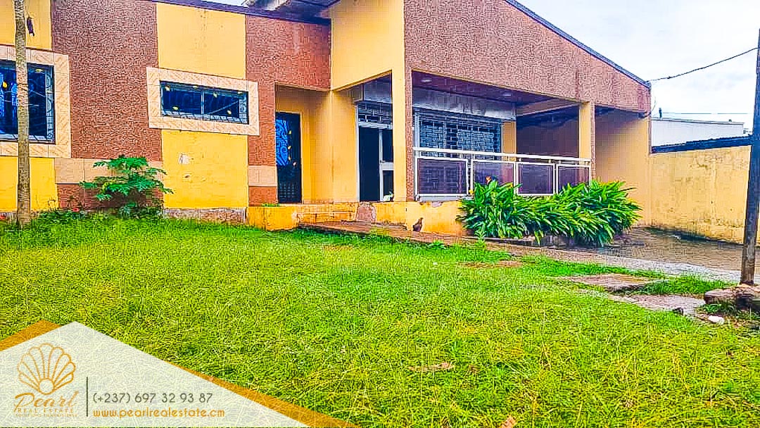 Maison (Villa) à louer - Yaoundé, Ngousso, Hôpital Gyneco-Obstétrique - 1 salon(s), 4 chambre(s), 4 salle(s) de bains - 400 000 FCFA / mois