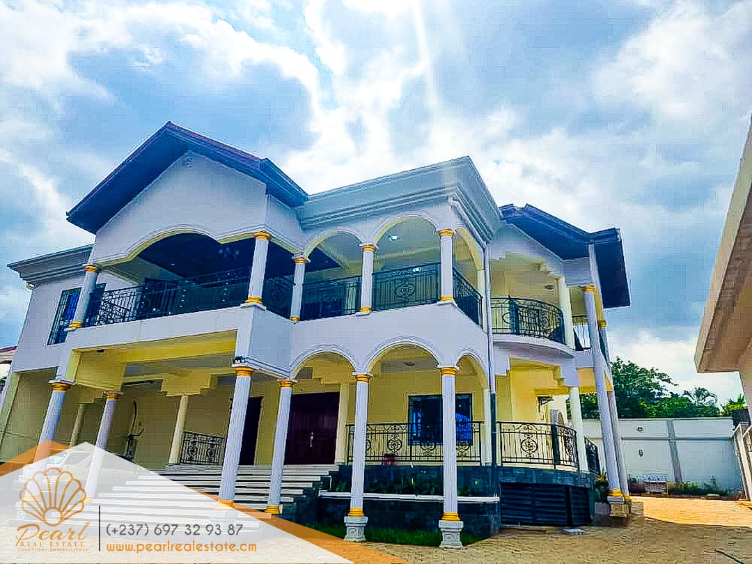 Maison (Duplex) à louer - Yaoundé, Mvan, Tropicana - 2 salon(s), 4 chambre(s), 5 salle(s) de bains - 1 000 000 FCFA / mois