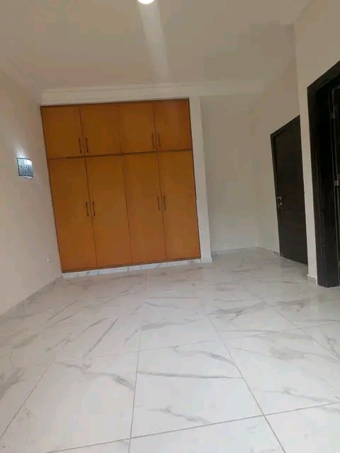 Appartement à louer - Yaoundé, Odza, Fecafoot - 1 salon(s), 3 chambre(s), 4 salle(s) de bains - 375 000 FCFA / mois
