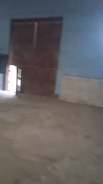 Entrepôt à louer à Douala, Bonaberi, Gare routière - 1000 m2 - 1 500 000 FCFA