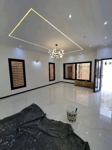House (Duplex) to rent - Yaoundé, Mfandena, Omnisport - 3 living room(s), 4 bedroom(s), 5 bathroom(s) - 1 500 000 FCFA / month