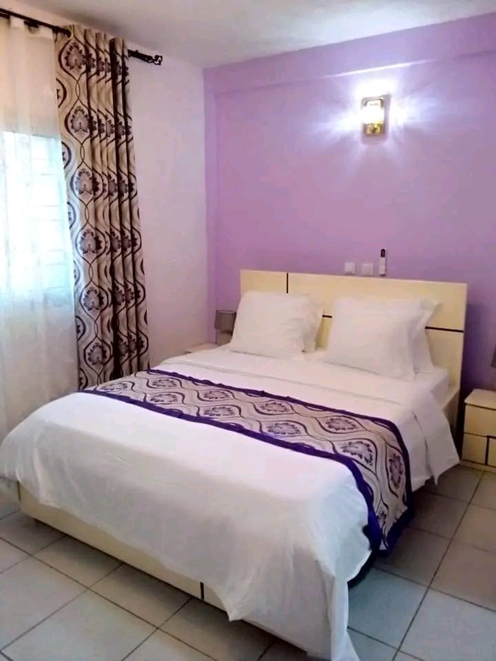 Appartement à louer - Yaoundé, Bastos, mini prix - 1 salon(s), 2 chambre(s), 2 salle(s) de bains - 350 000 FCFA / mois