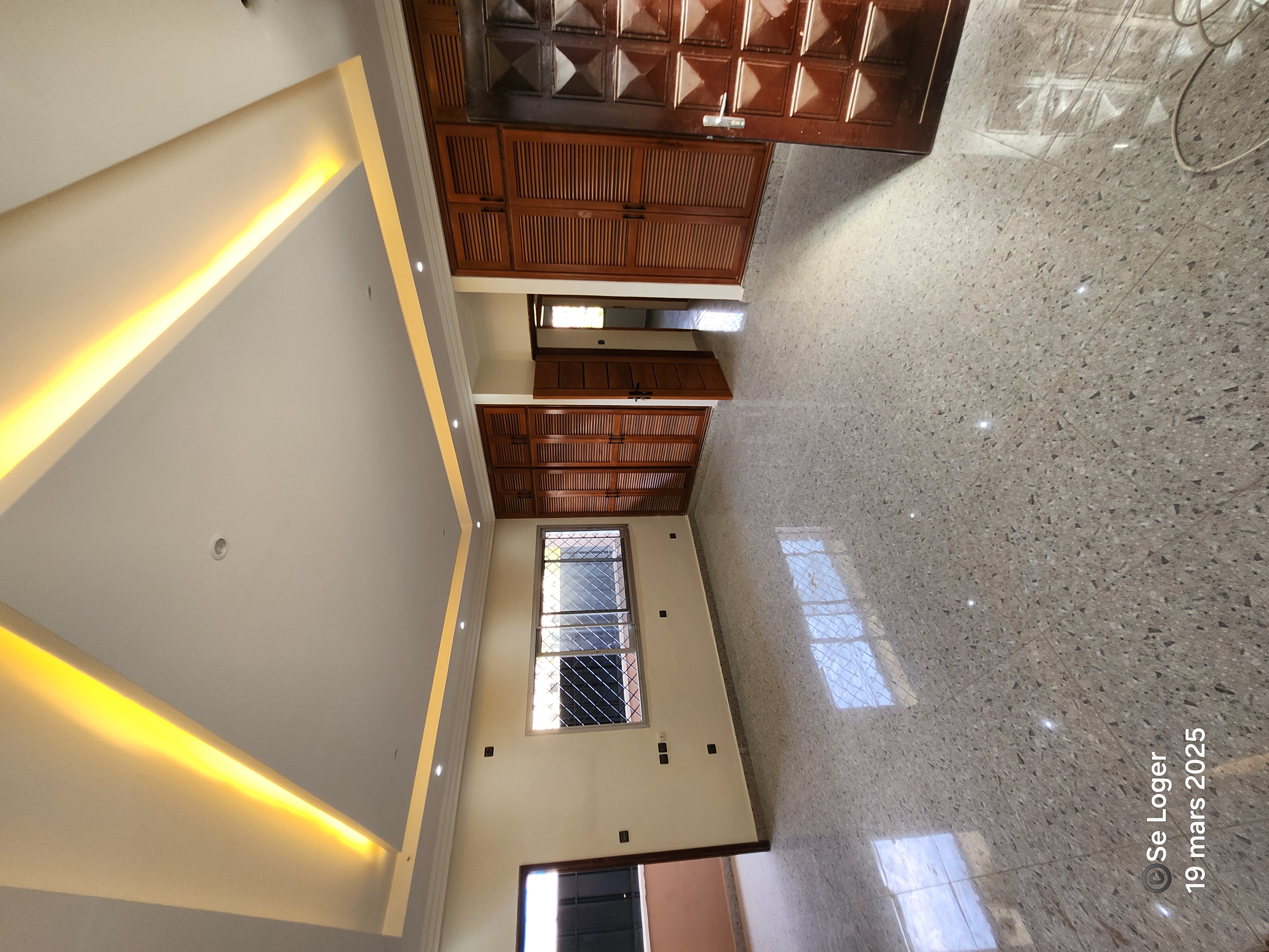 House (Villa) to rent - Douala, Bonapriso, Goodies - 1 living room(s), 4 bedroom(s), 5 bathroom(s) - 3 000 000 FCFA / month