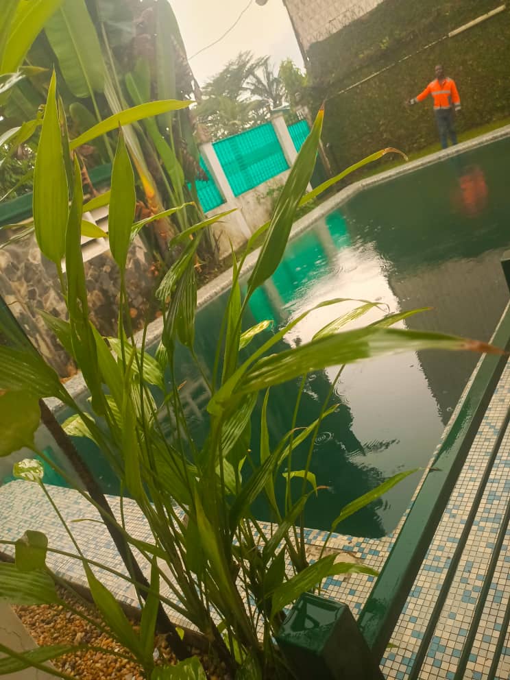 House (Villa) to rent - Douala, Bonapriso, Bonapriso - 1 living room(s), 4 bedroom(s), 3 bathroom(s) - 1 500 000 FCFA / month