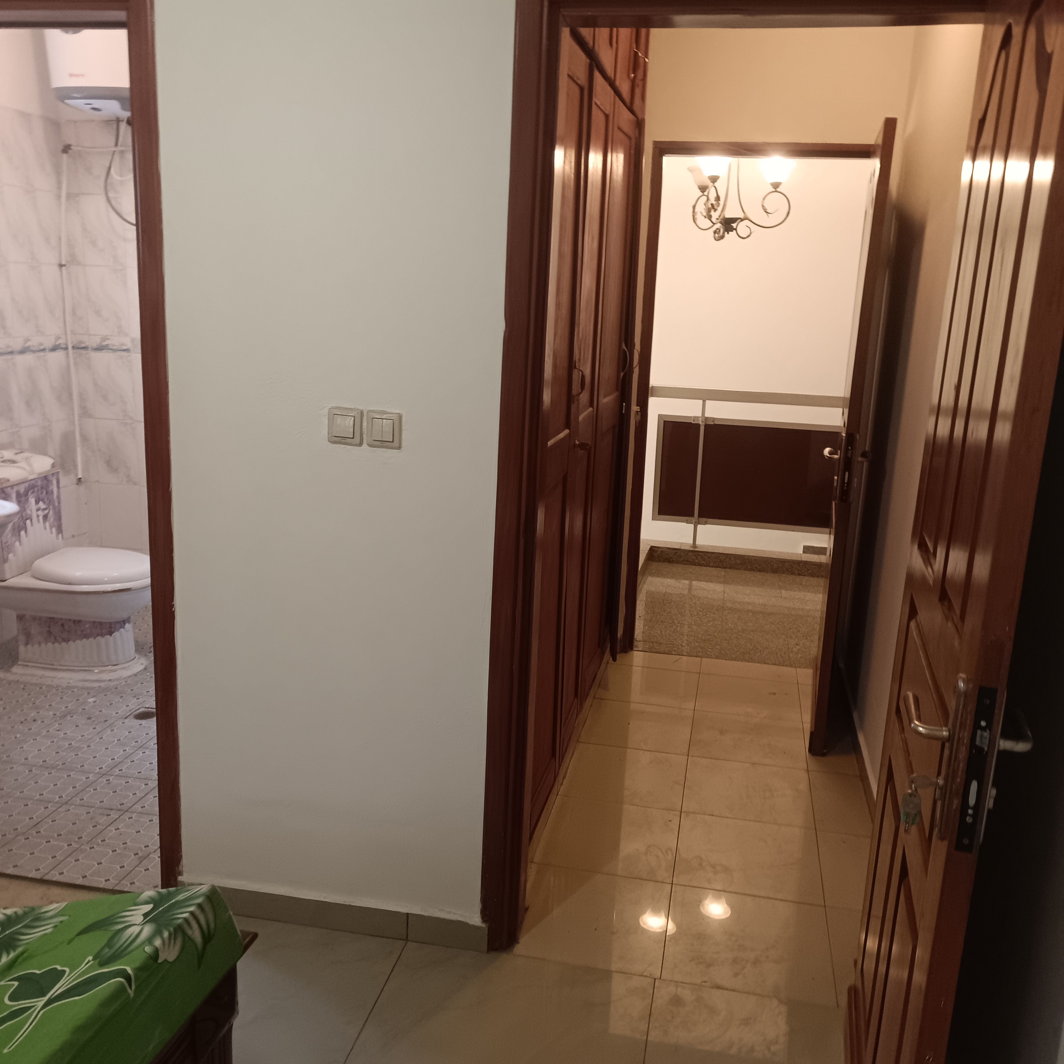 House (Wayside home) to rent - Yaoundé, Bastos, Bastos - 1 living room(s), 1 bedroom(s), 1 bathroom(s) - 2 000 000 FCFA / month