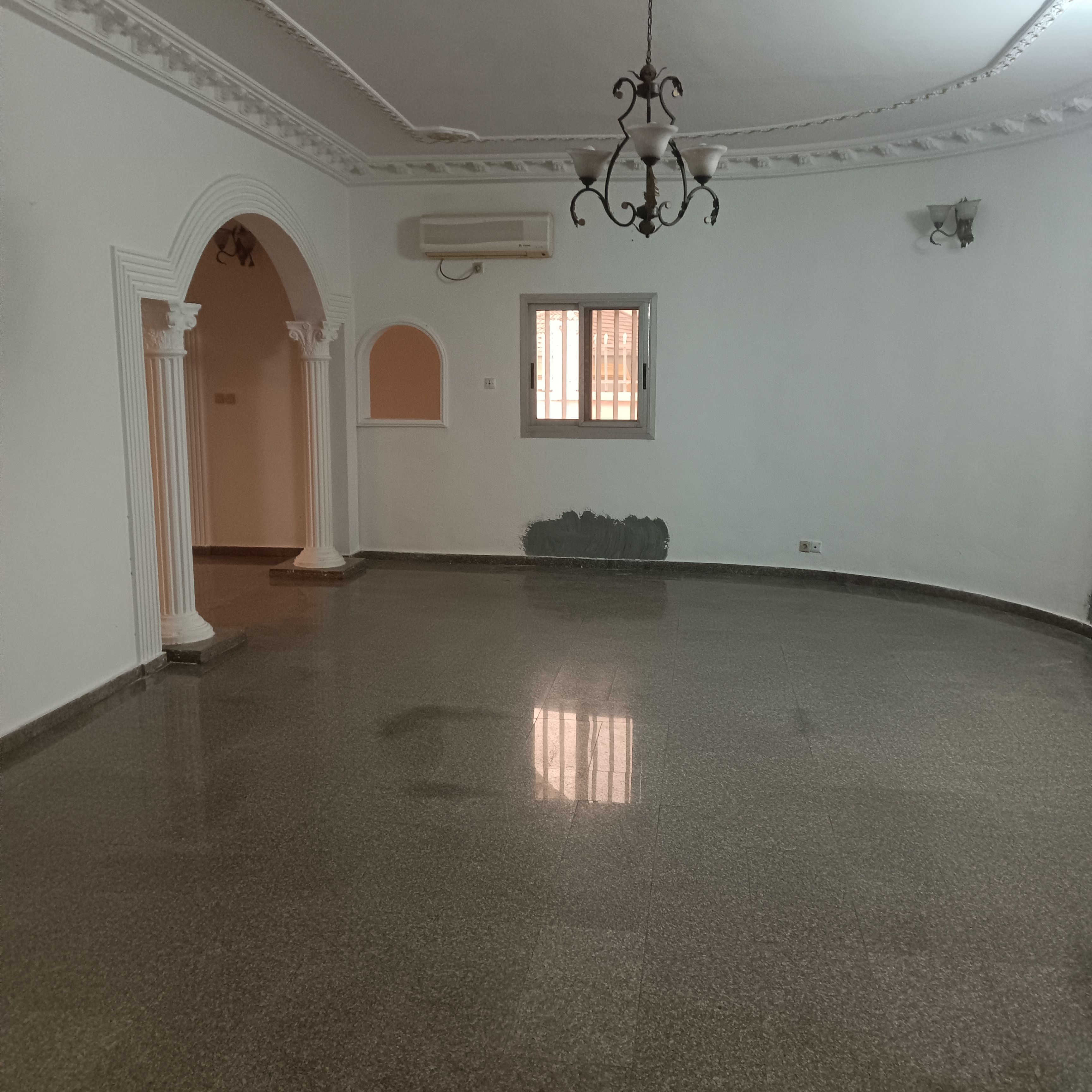 Office to rent at Yaoundé, Bastos, Bastos - 800 m2 - 2 000 000 FCFA