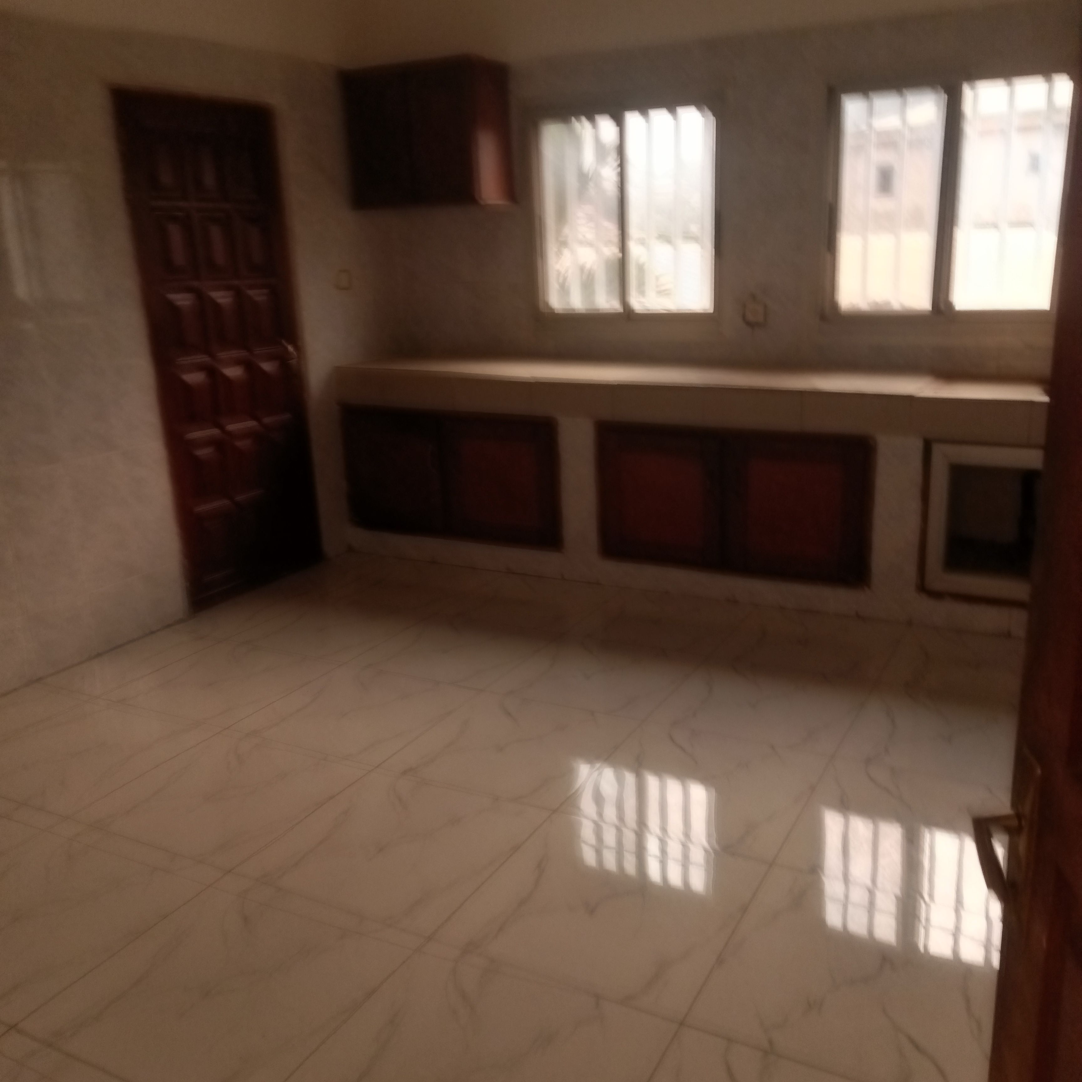 Office to rent at Yaoundé, Bastos, Bastos - 800 m2 - 2 000 000 FCFA