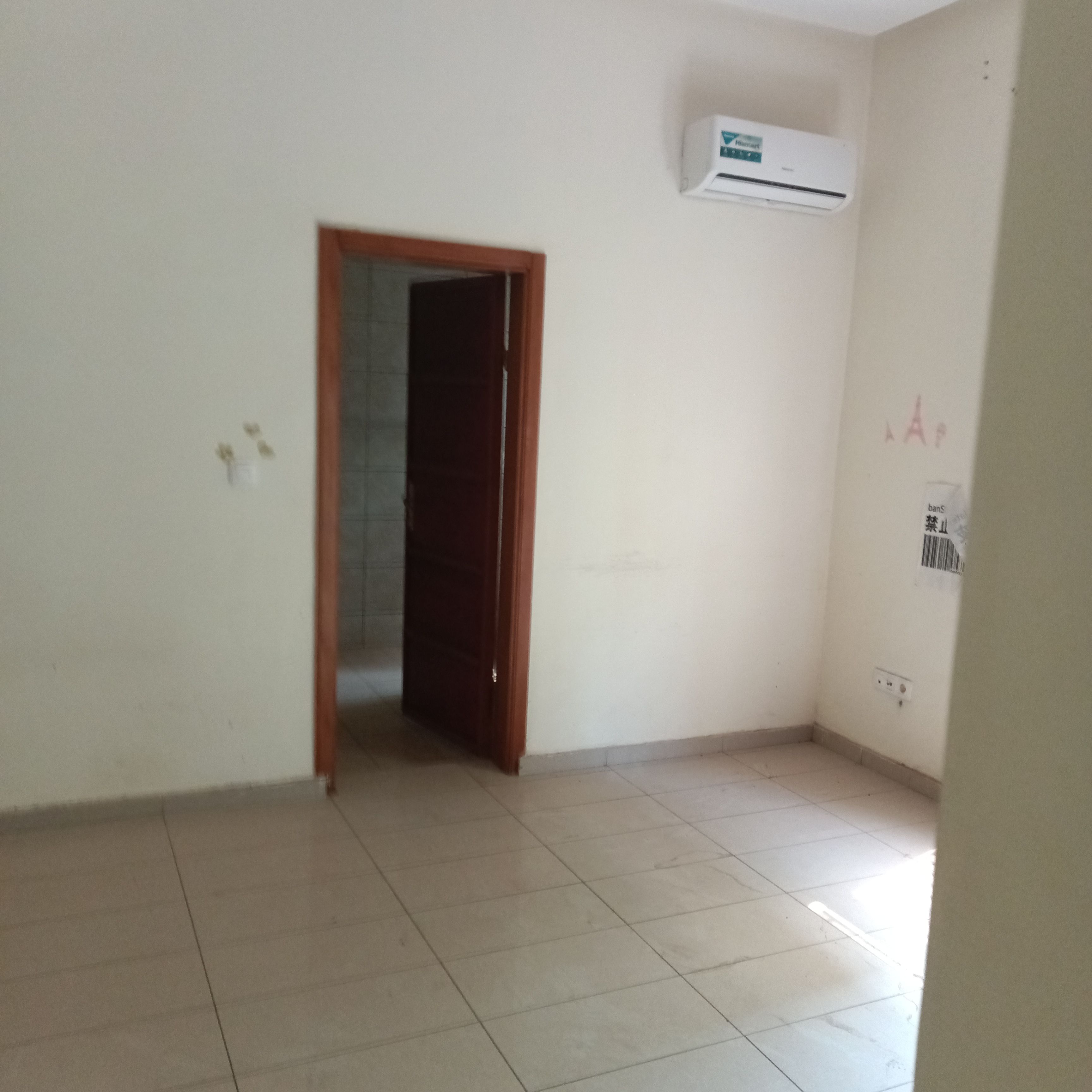 Office to rent at Yaoundé, Bastos, Bastos - 1000 m2 - 6 000 000 FCFA
