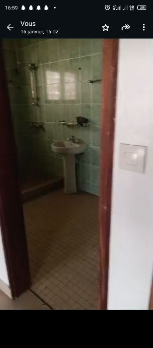 Office to rent at Yaoundé, Bastos, Bastos - 1500 m2 - 2 500 000 FCFA