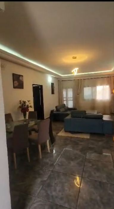 Maison (Villa) à vendre - Yaoundé, Bastos, Bastos - 1 salon(s), 3 chambre(s), 3 salle(s) de bains - 150 000 000 FCFA