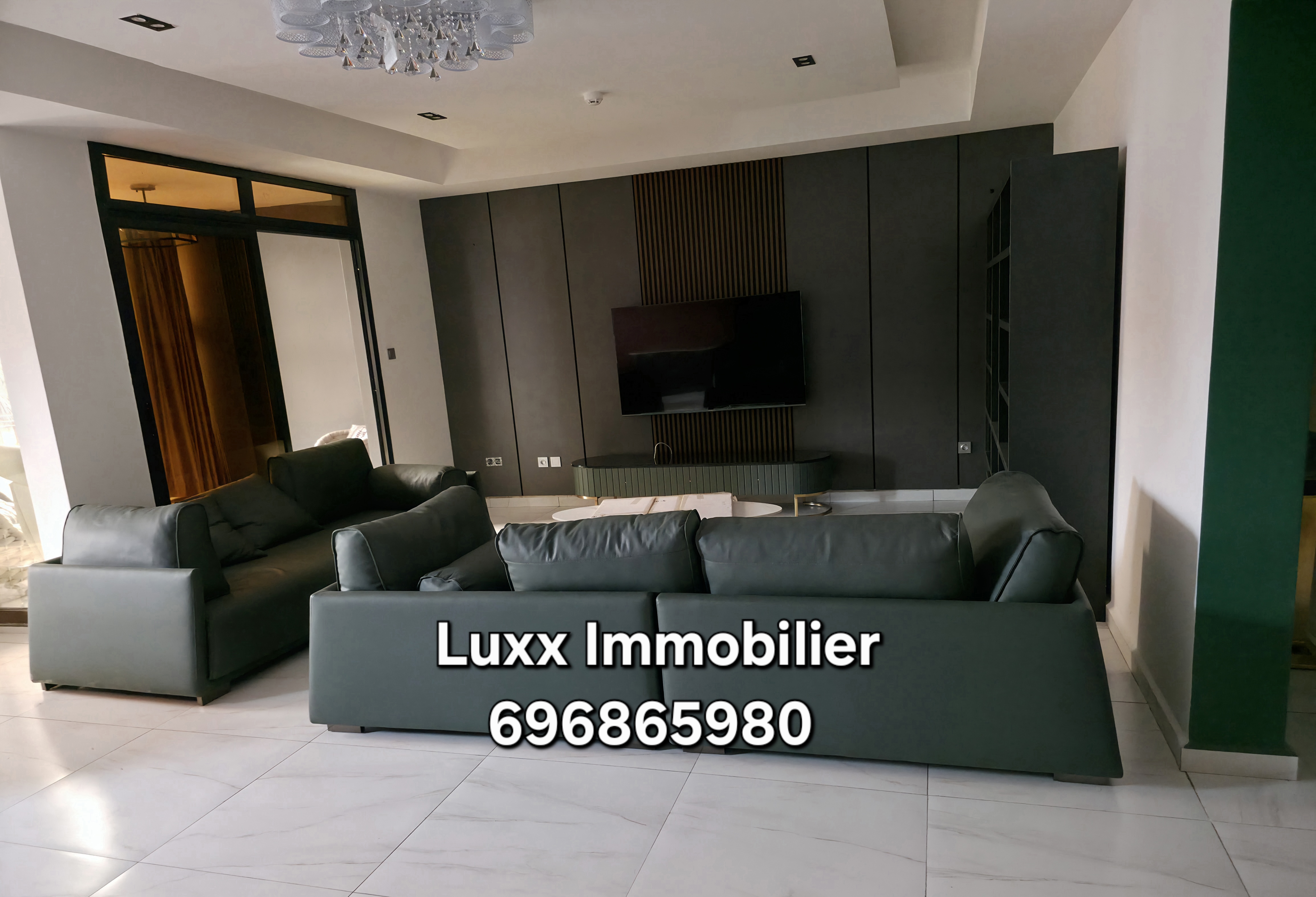 Apartment to rent - Yaoundé, Bastos, Golf 696865980 - 2 living room(s), 2 bedroom(s), 3 bathroom(s) - 3 000 000 FCFA / month