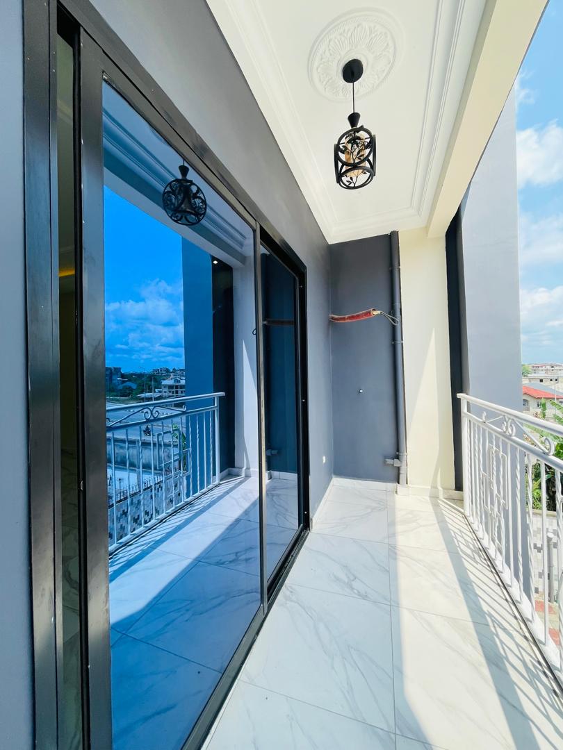 Apartment to rent - Douala, Japoma, A 100frs depuis nkolbong en bordure de route - 1 living room(s), 2 bedroom(s), 3 bathroom(s) - 200 000 FCFA / month