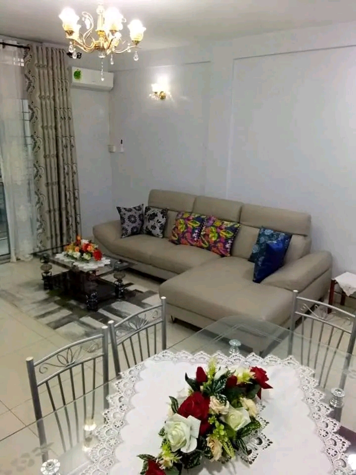 Appartement à louer - Yaoundé, Bastos, Bastos centre - 1 salon(s), 2 chambre(s), 2 salle(s) de bains - 350 000 FCFA / mois