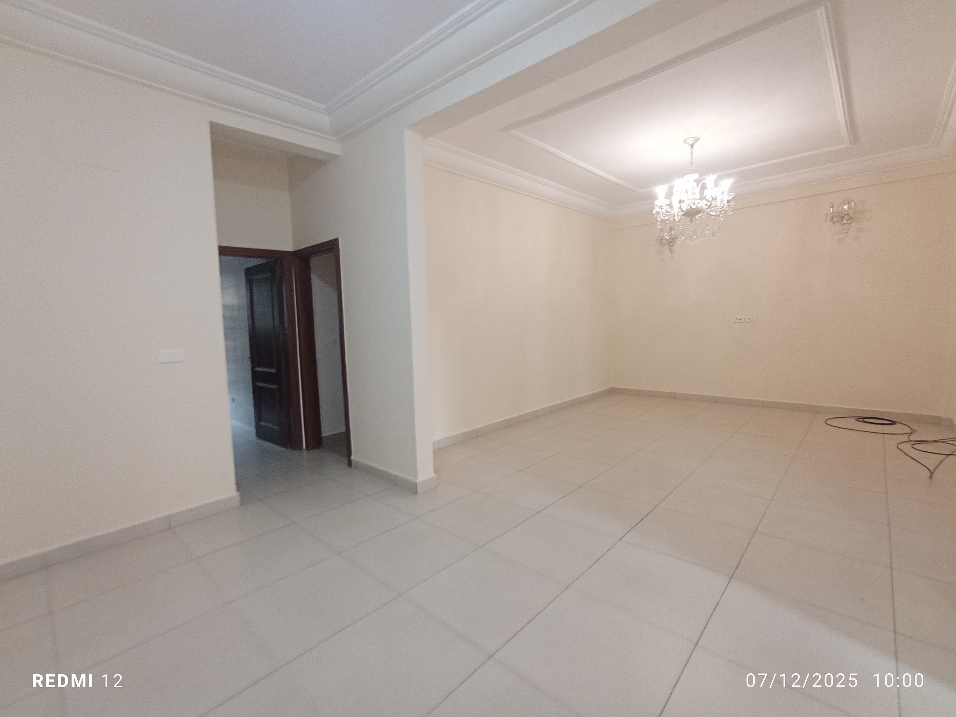 Appartement à louer - Yaoundé, Bastos, Bastos centre - 1 salon(s), 2 chambre(s), 3 salle(s) de bains - 700 000 FCFA / mois