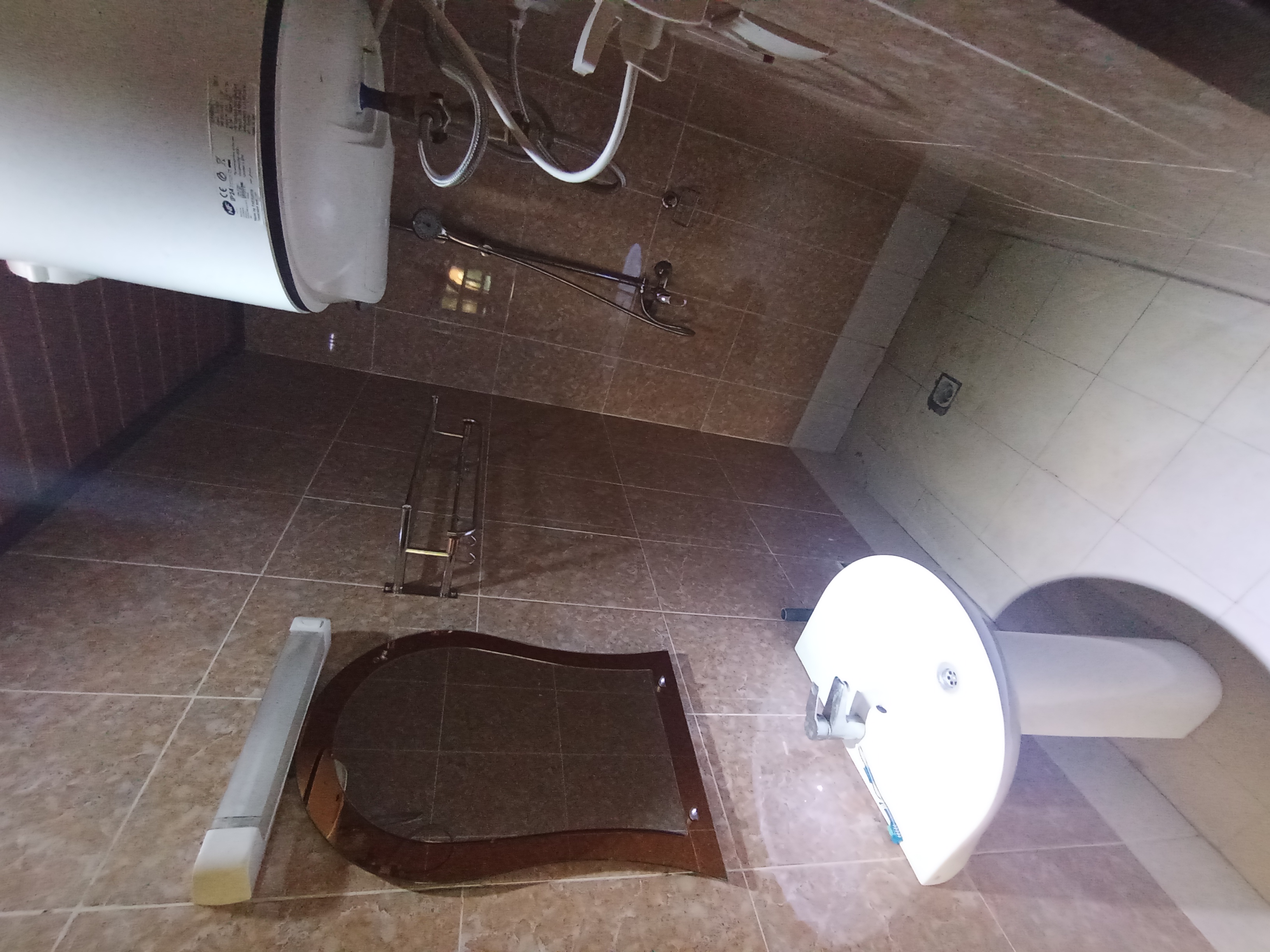 Appartement à louer - Yaoundé, Bastos, Bastos centre - 1 salon(s), 3 chambre(s), 3 salle(s) de bains - 550 000 FCFA / mois