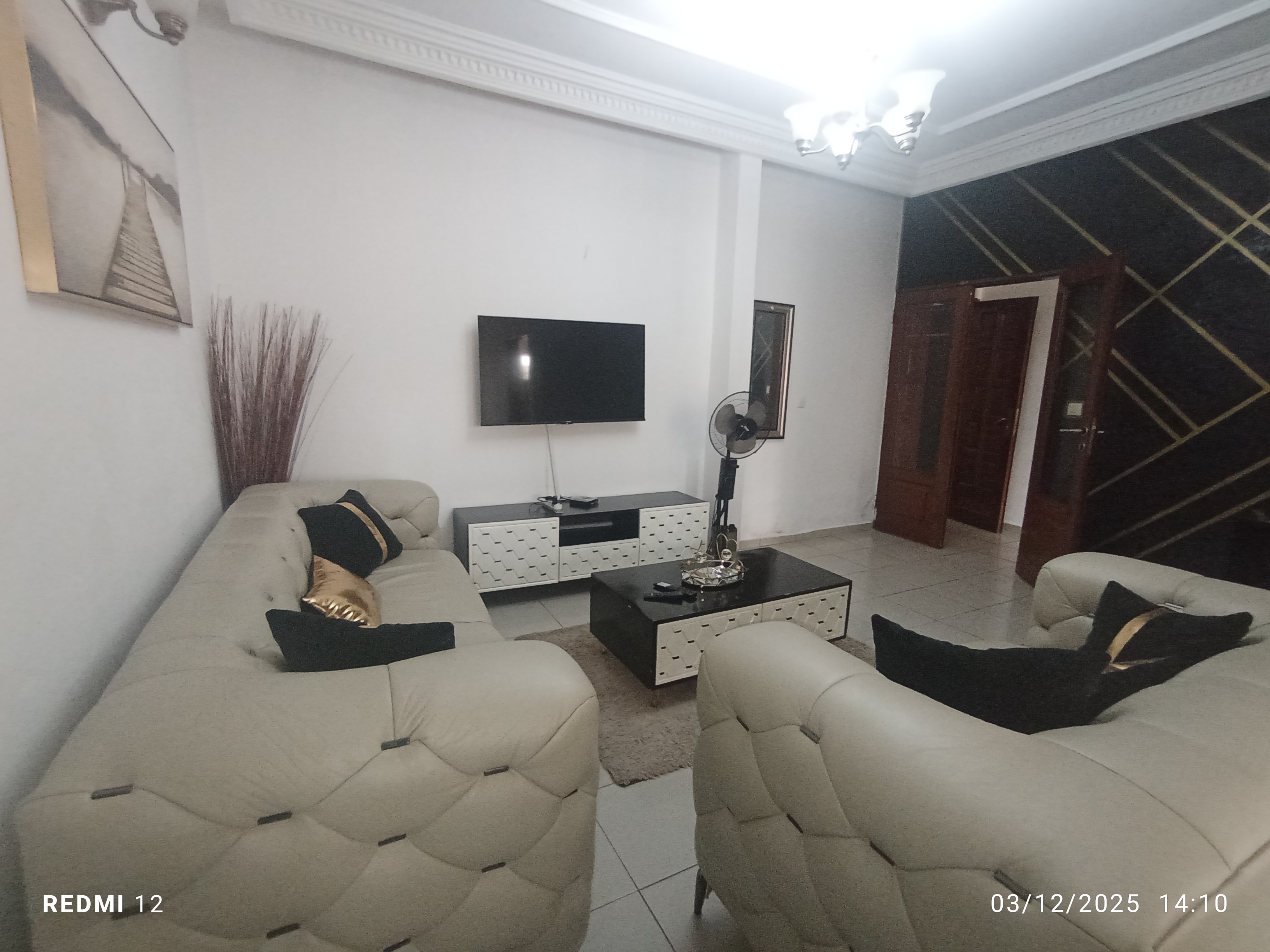 Apartment to rent - Yaoundé, Bastos, Bastos centre PRIX À LA NUITÉE - 1 living room(s), 2 bedroom(s), 3 bathroom(s) - 40 000 FCFA / month