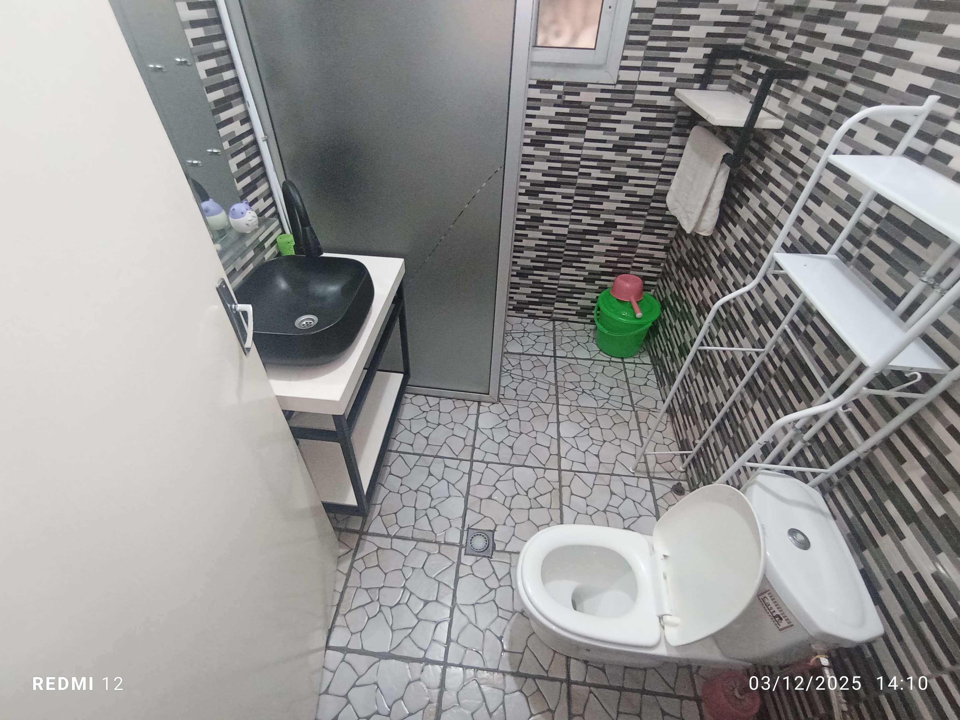 Apartment to rent - Yaoundé, Bastos, Bastos centre PRIX À LA NUITÉE - 1 living room(s), 2 bedroom(s), 3 bathroom(s) - 40 000 FCFA / month