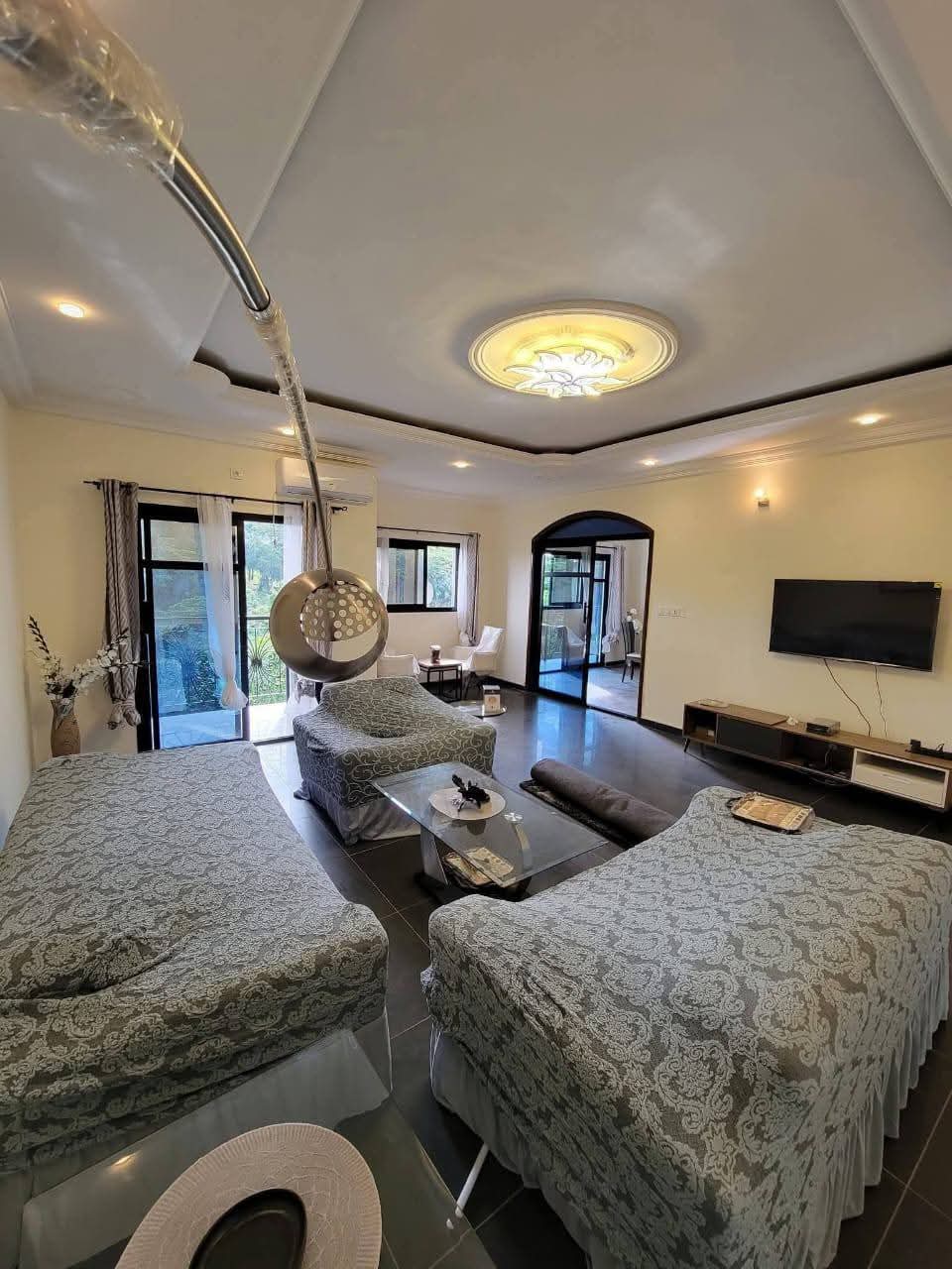 Apartment to rent - Yaoundé, Bastos, Bastos centre - 1 living room(s), 3 bedroom(s), 3 bathroom(s) - 1 000 000 FCFA / month