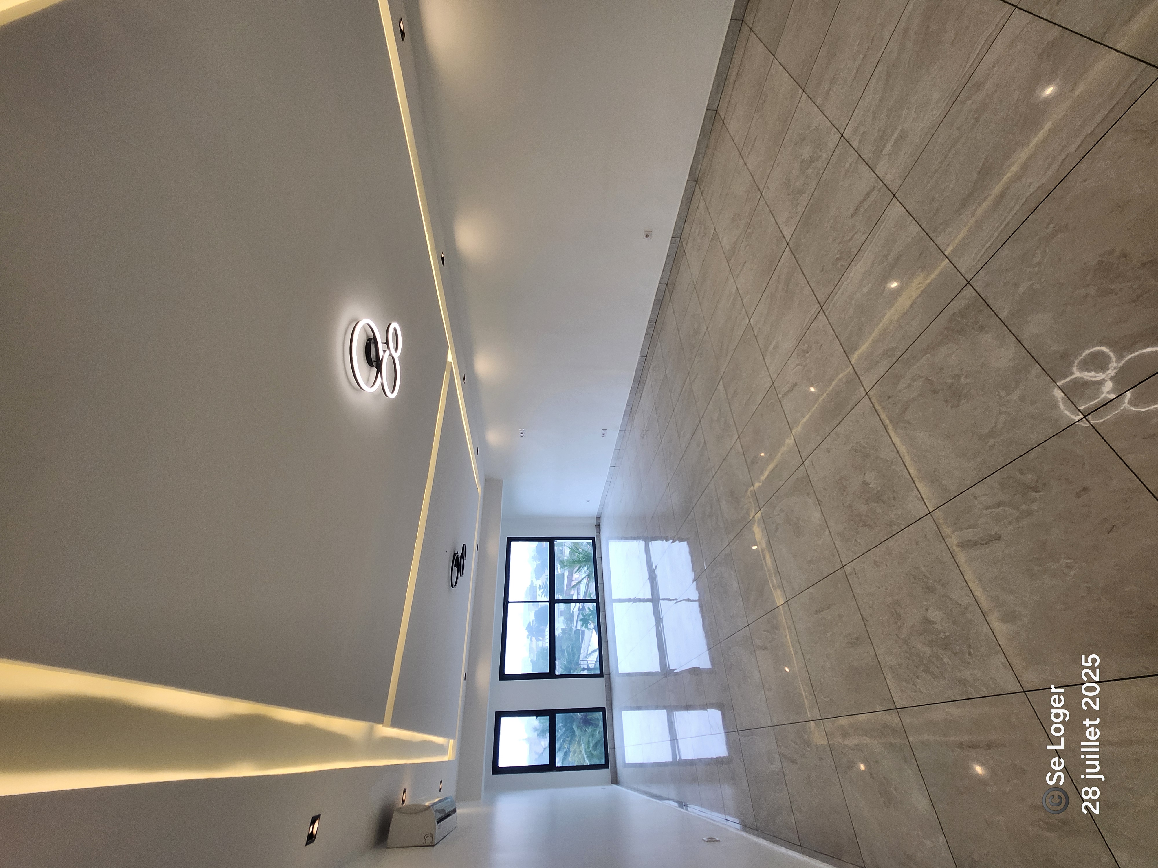 Apartment to rent - Douala, Bonapriso, HA - 1 living room(s), 2 bedroom(s), 3 bathroom(s) - 1 100 000 FCFA / month