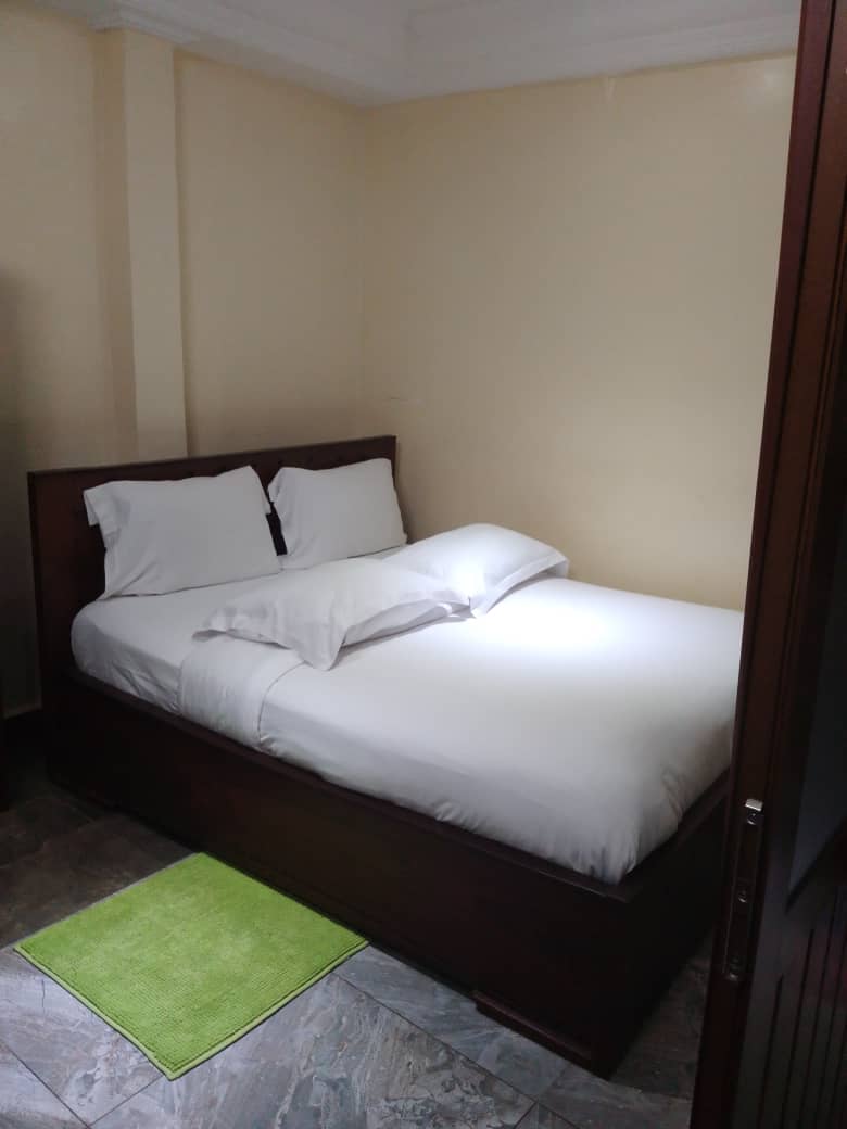 Appartement à louer - Yaoundé, Bastos, Bastos centre PRIX À LA NUITÉE ? - 1 salon(s), 1 chambre(s), 2 salle(s) de bains - 50 000 FCFA / mois