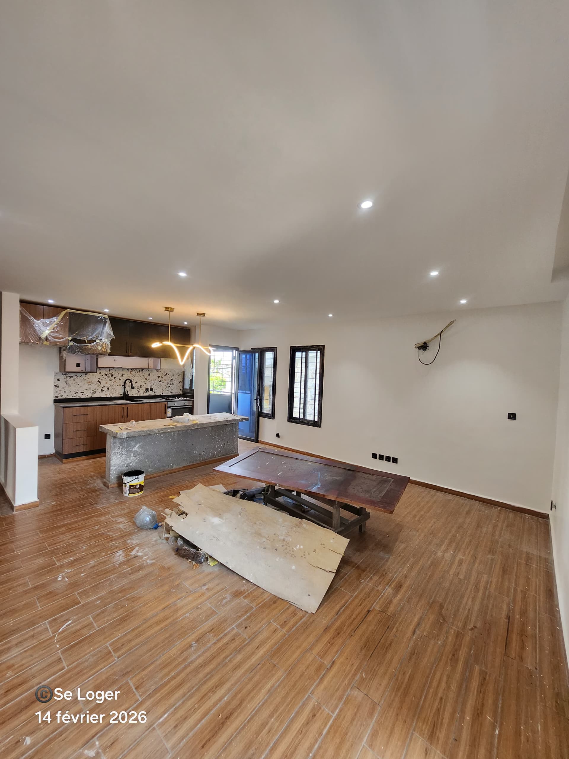 Apartment to rent - Douala, Bonamoussadi, Santa Barbara - 1 living room(s), 2 bedroom(s), 2 bathroom(s) - 400 000 FCFA / month