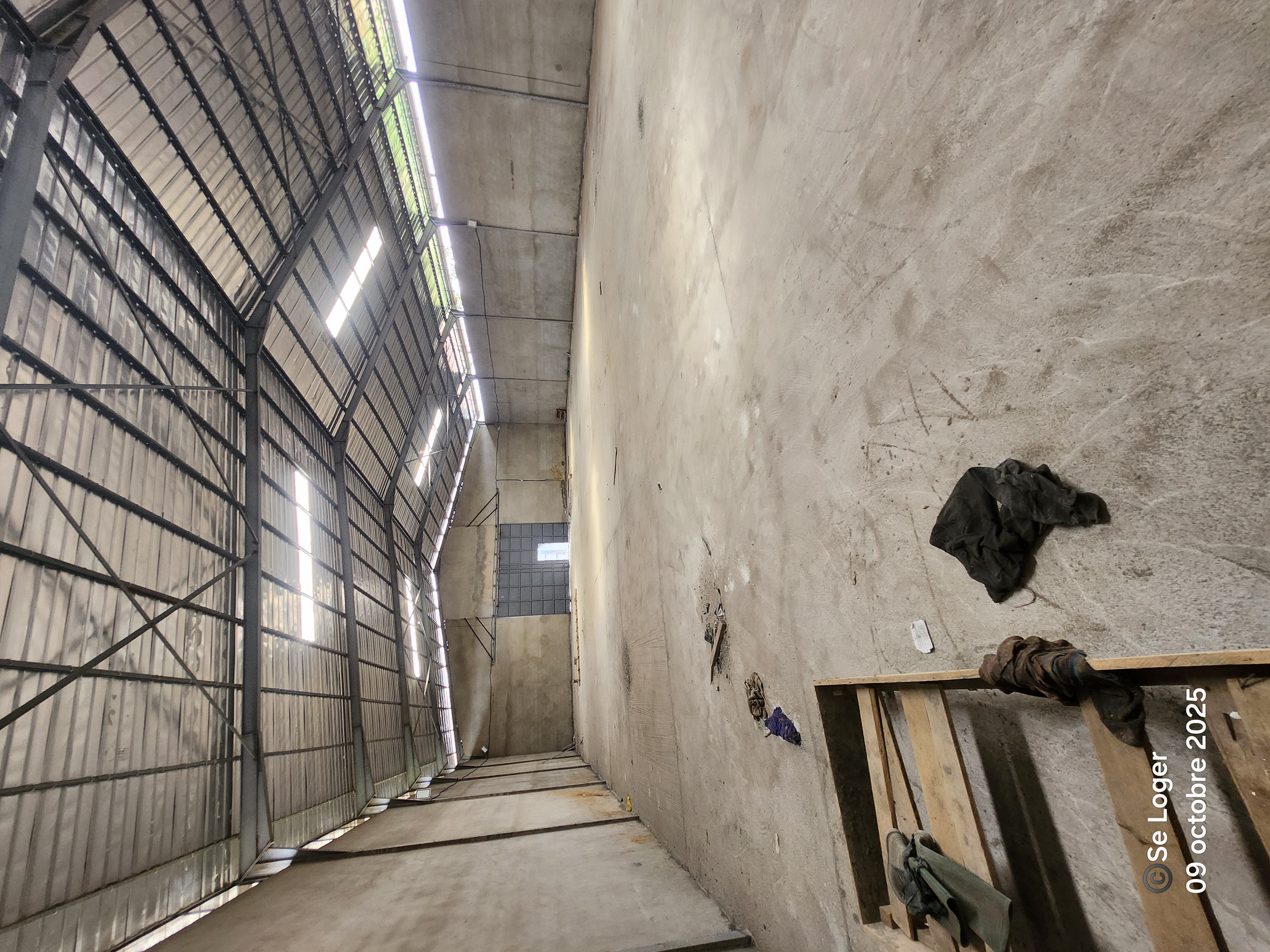 Entrepôt à louer à Douala, Port, Sea port - 864 m2 - 2 510 000 FCFA