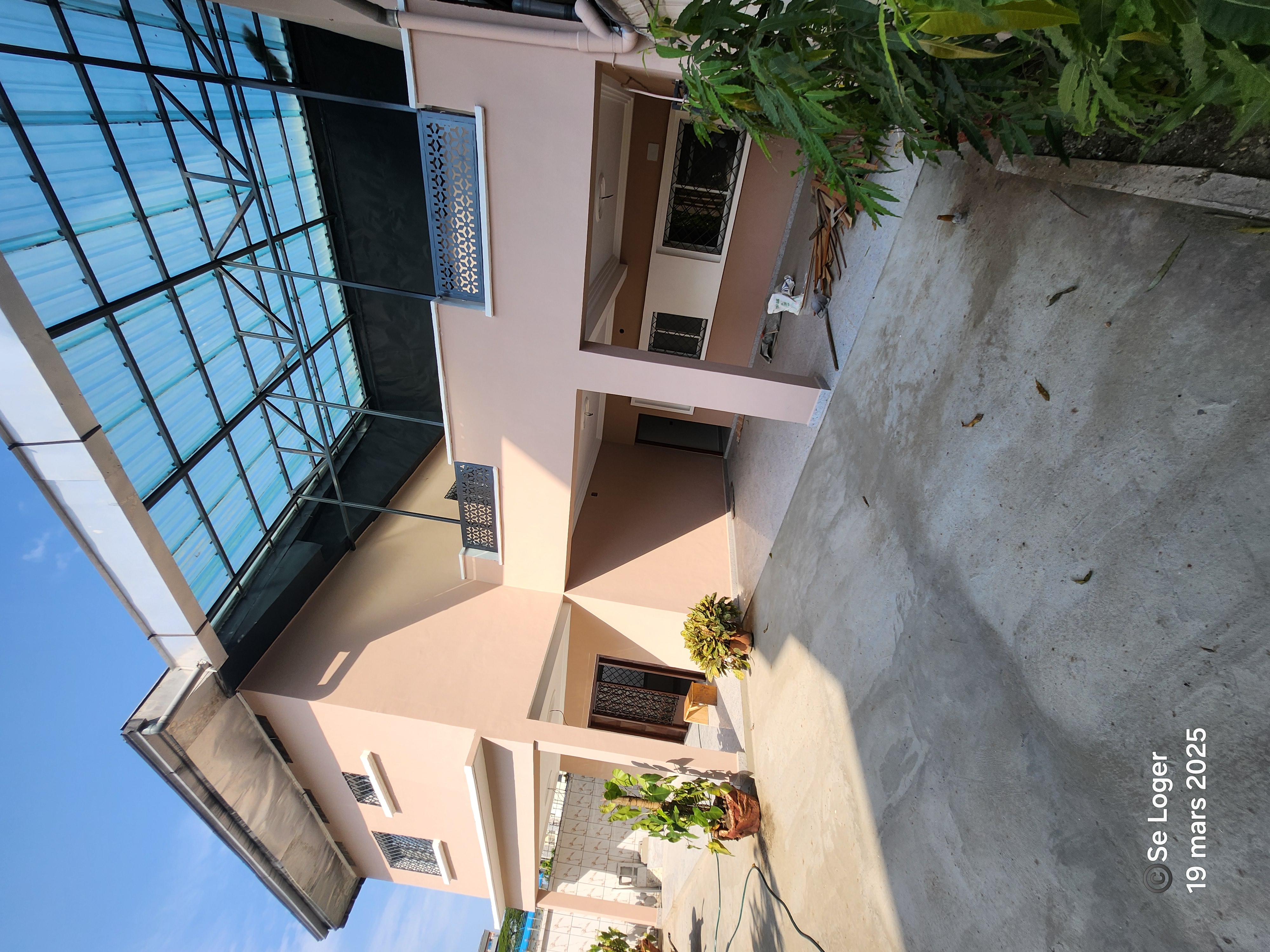 House (Duplex) to rent - Douala, Bonapriso, Goodies - 1 living room(s), 4 bedroom(s), 4 bathroom(s) - 3 000 000 FCFA / month