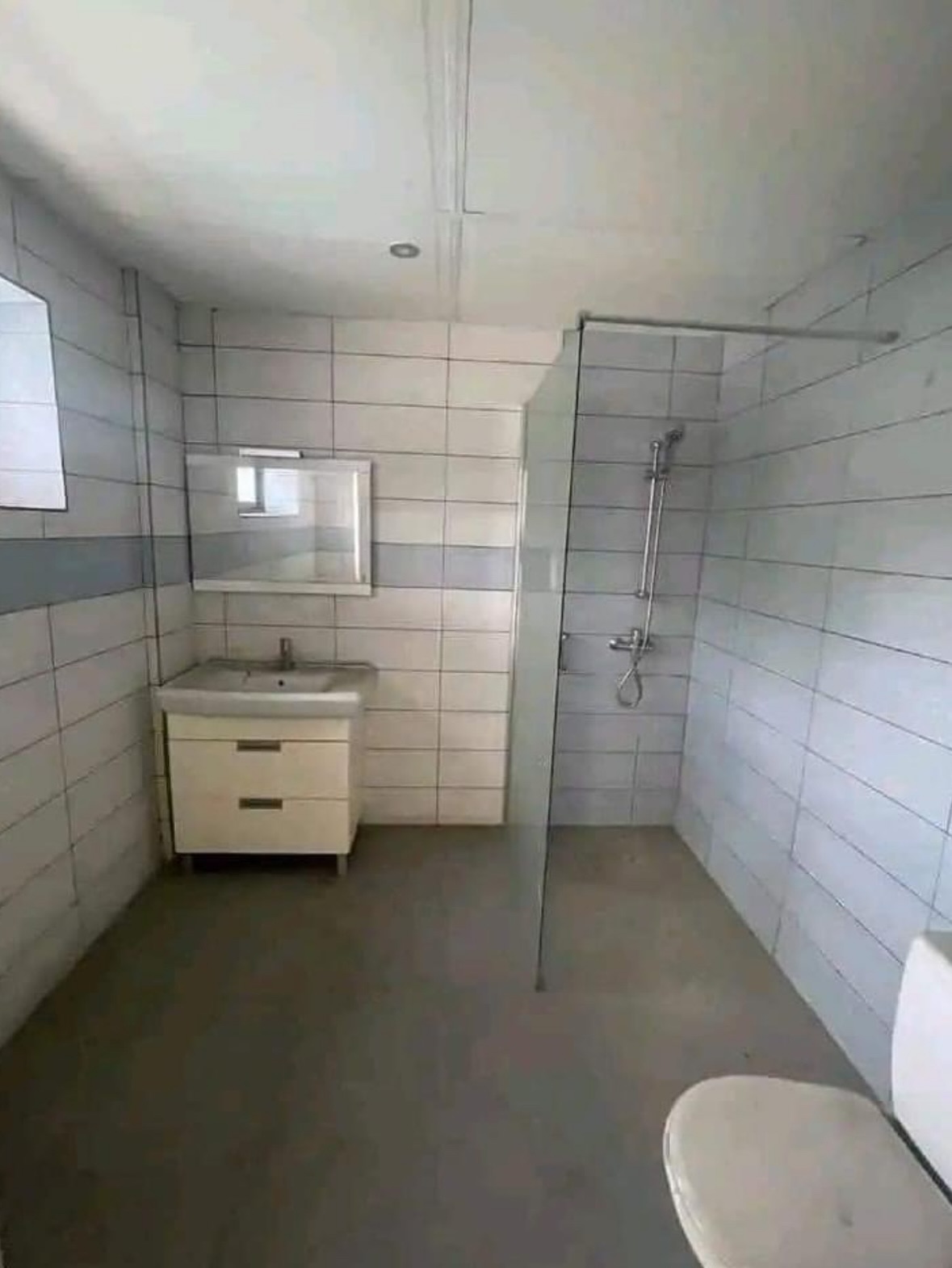 Apartment to rent - Douala, Bonapriso, Hydrocarbures - 1 living room(s), 1 bedroom(s), 1 bathroom(s) - 500 000 FCFA / month