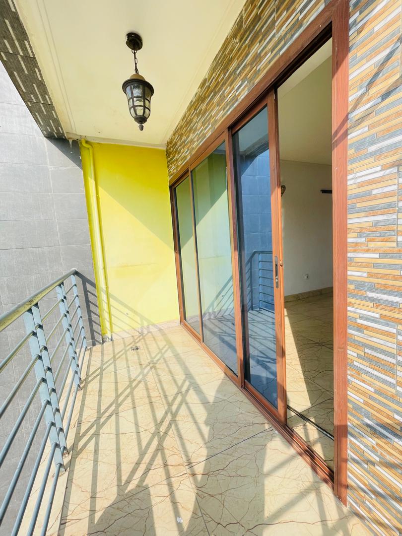 Apartment to rent - Douala, Logpom, Logpom - 1 living room(s), 2 bedroom(s), 2 bathroom(s) - 130 000 FCFA / month