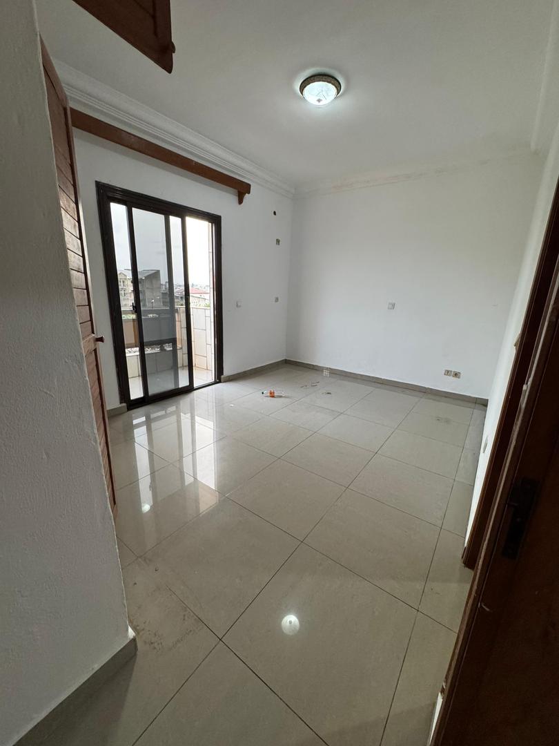 Apartment to rent - Douala, Kotto, Kotto - 1 living room(s), 3 bedroom(s), 2 bathroom(s) - 150 000 FCFA / month