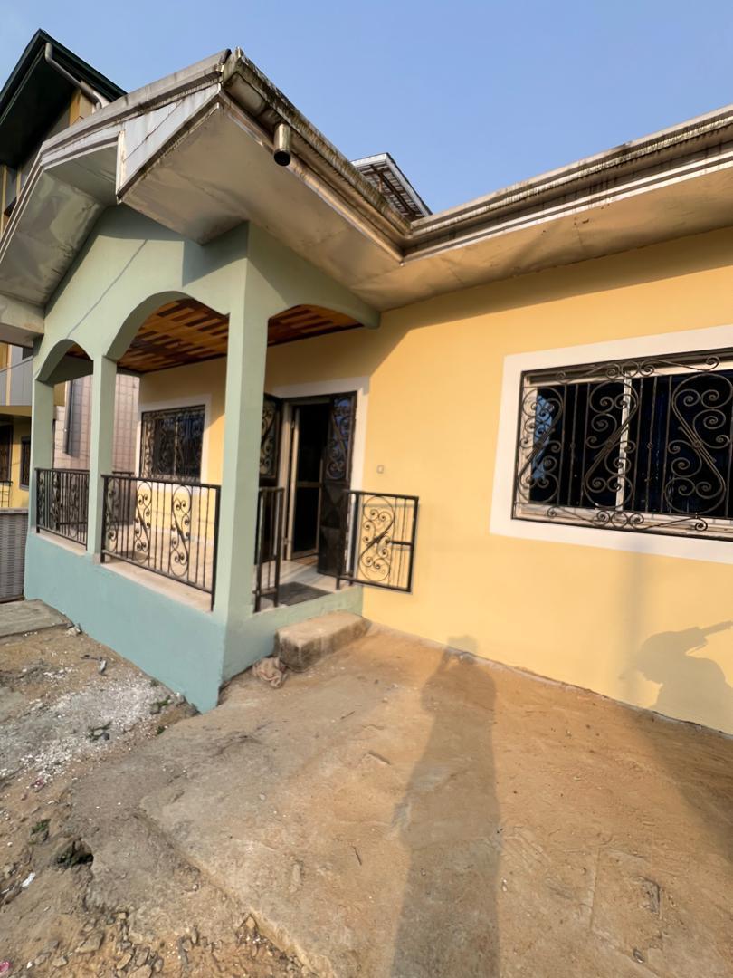 House (Villa) to rent - Douala, Logbessou I, Logbessou - 1 living room(s), 3 bedroom(s), 3 bathroom(s) - 130 000 FCFA / month