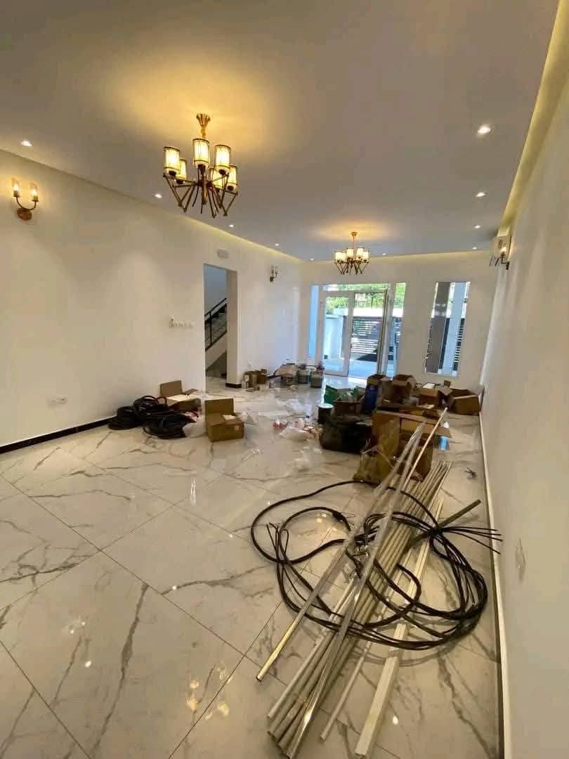 Maison (Villa) à louer - Douala, Bonapriso, Armée de l’air - 1 salon(s), 3 chambre(s), 2 salle(s) de bains - 1 200 000 FCFA / mois