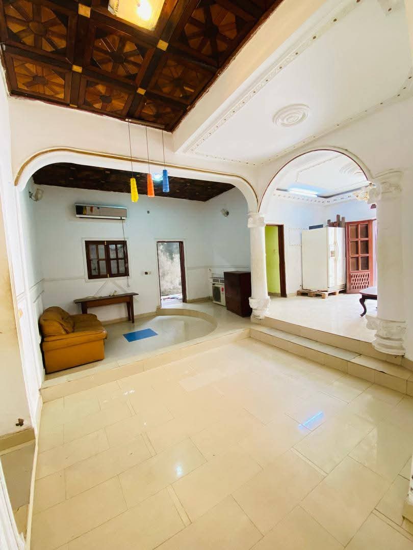 House (Villa) to rent - Douala, Makepe, St tropez - 1 living room(s), 4 bedroom(s), 3 bathroom(s) - 300 000 FCFA / month