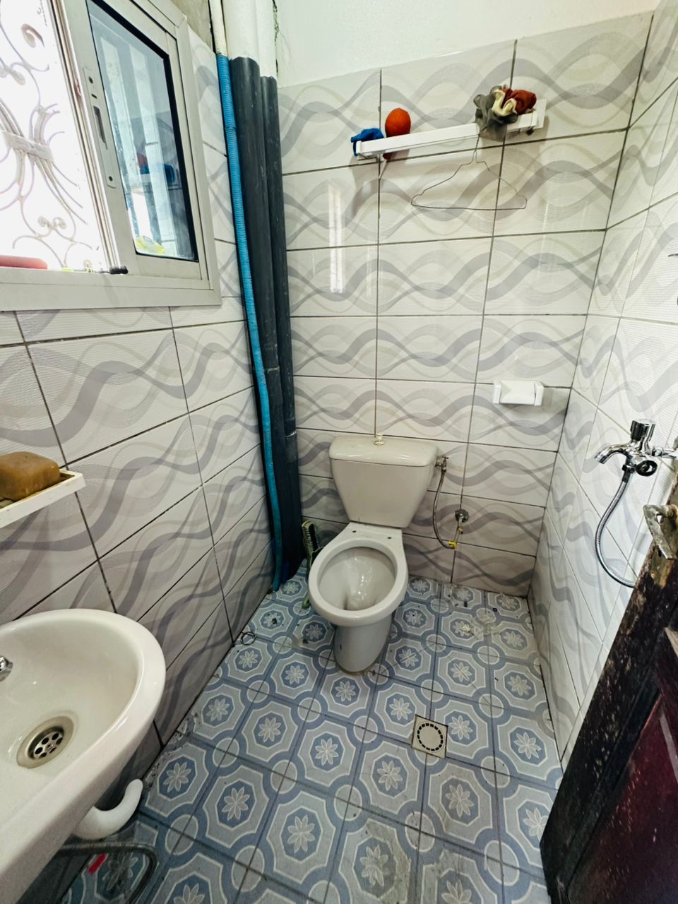 Apartment to rent - Douala, Logbessou I, Non loin du carrefour logbessou - 1 living room(s), 2 bedroom(s), 2 bathroom(s) - 90 000 FCFA / month