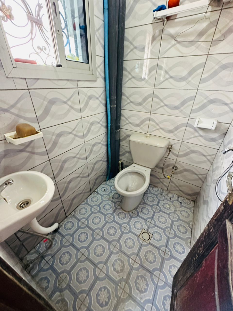 Apartment to rent - Douala, Logbessou I, Non loin du carrefour logbessou - 1 living room(s), 2 bedroom(s), 2 bathroom(s) - 90 000 FCFA / month