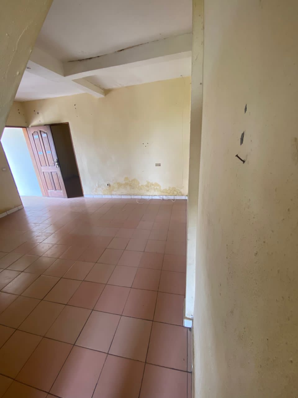Apartment to rent - Douala, Beedi, Hôpital général en bordure de route - 1 living room(s), 2 bedroom(s), 1 bathroom(s) - 80 000 FCFA / month
