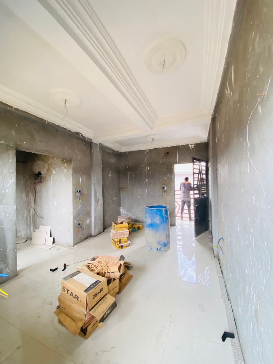 Apartment to rent - Douala, Logpom, Logpom non loin de la route - 1 living room(s), 1 bedroom(s), 1 bathroom(s) - 75 000 FCFA / month